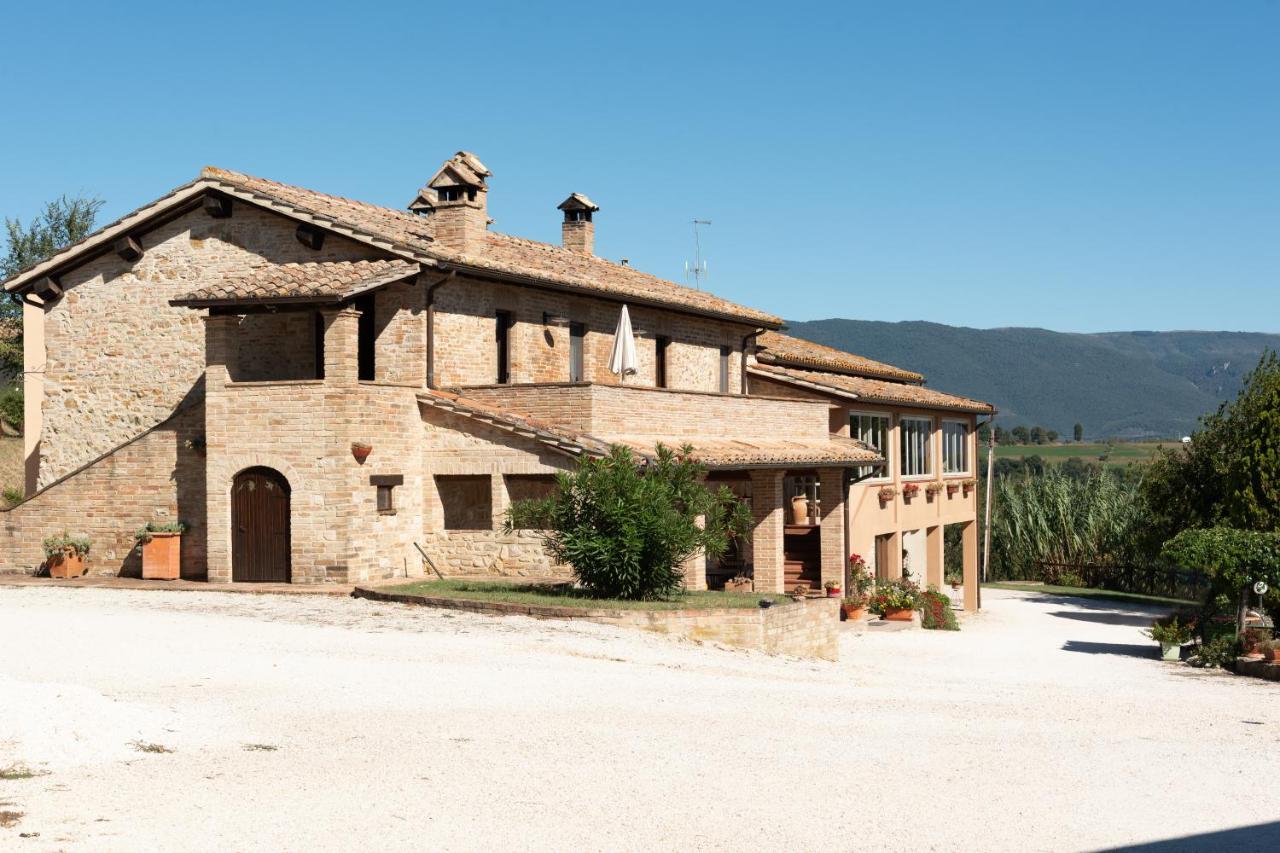 קולוואלנצה Farm Stay Il Carro Del Colle מראה חיצוני תמונה
